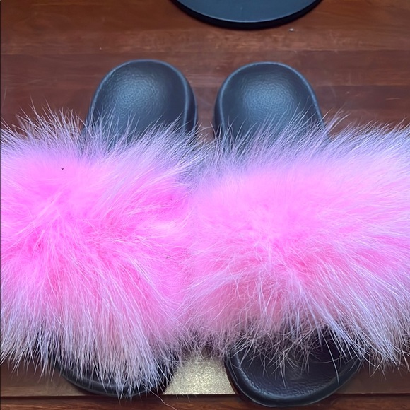 Shoes - Fluffy Pink Slide Sandals